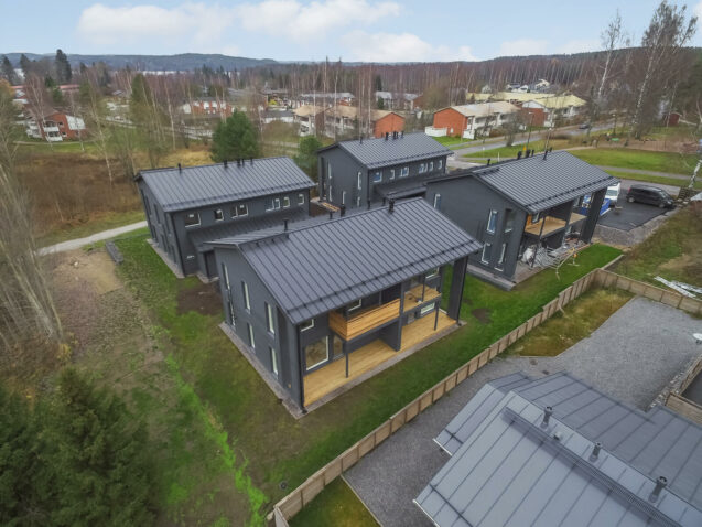 Paritaloja Nummelaan Teri-Talojen elementeistä