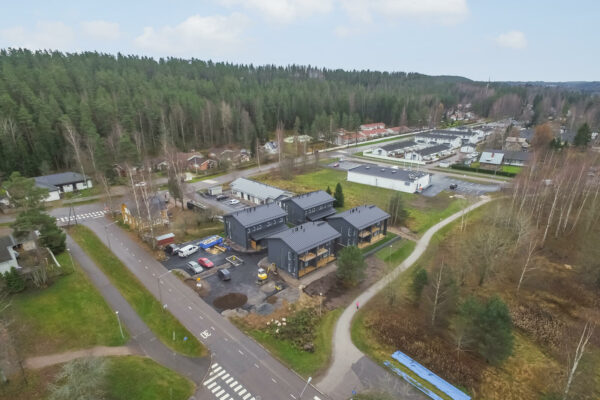 Paritaloja Nummelaan Teri-Talojen elementeistä