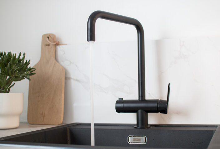 Mustat hanat LVI-verkkokaupasta