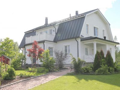Klassinen Mansardikoti Maaseudulla - Teri-Talot